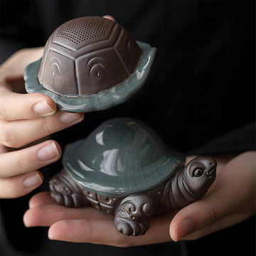 Ge Kiln Porcelain Tea Turtle with Built-in Tea Strainer for Tea Tray